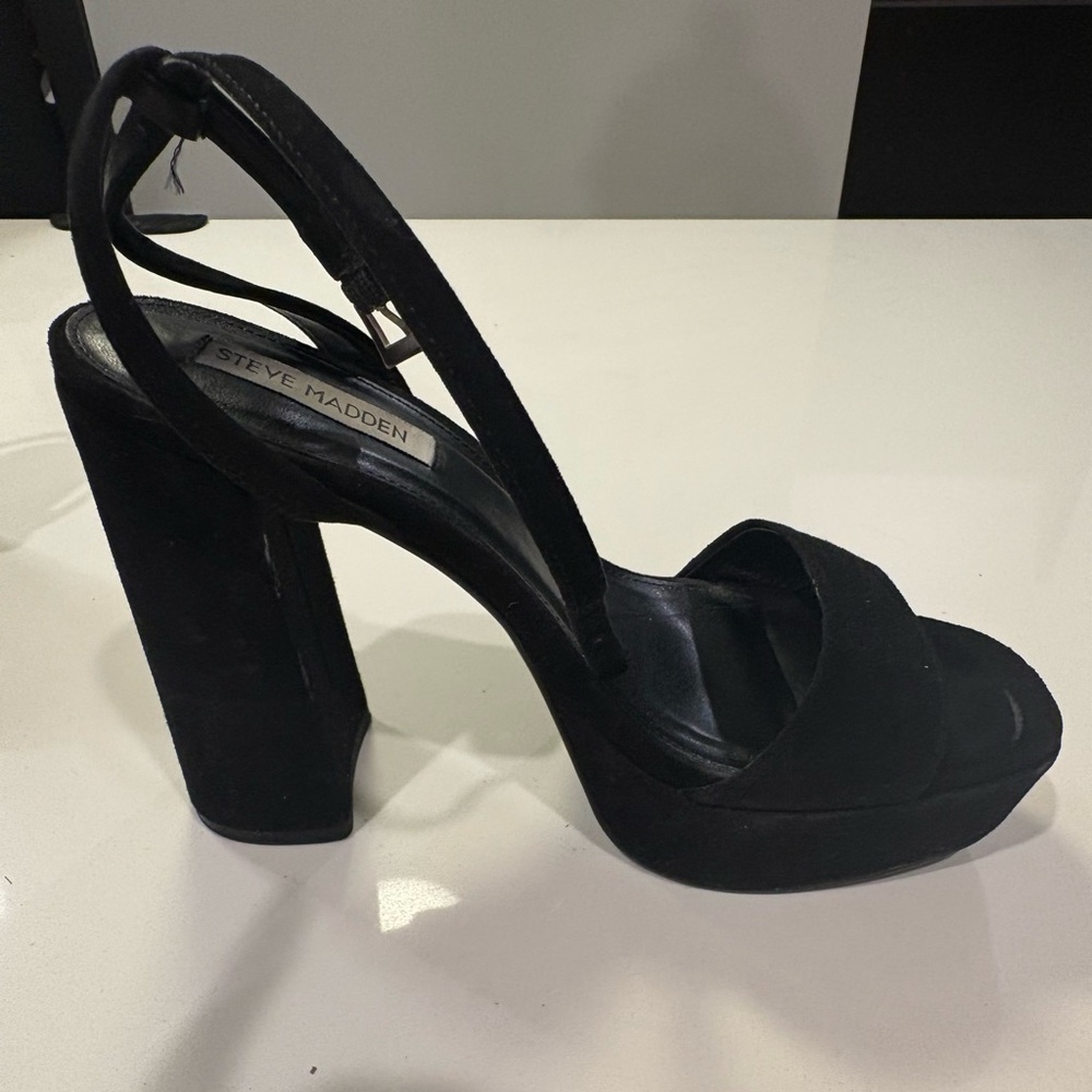 Steve Madden Black Platform Sandals